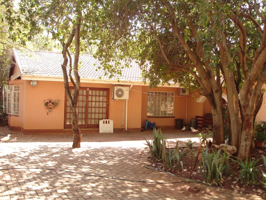 Commercial Property for Sale in Kroondal North West